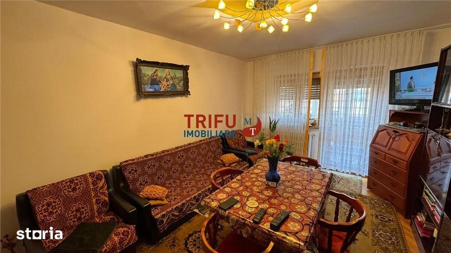 Apartament cu 3 camere semidecomandat în Cetate