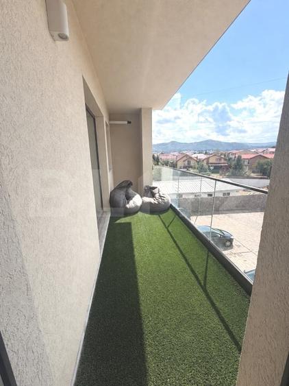 Apartament cu 3 camere semidecomandat, mobilat în Florești