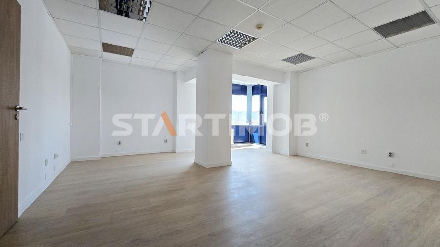Birou, de 103.94000244141 mp, în Centrul Civic