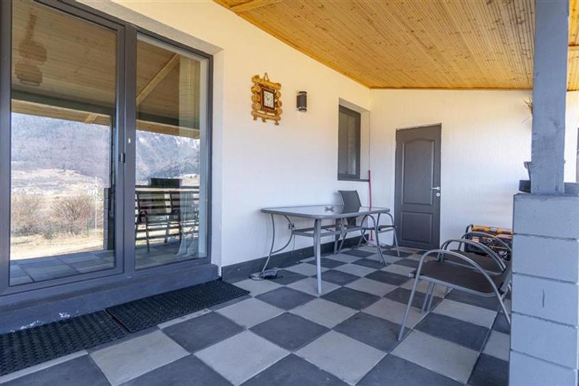 Casă individuală cu 3 camere cu Teren 1000 Mp în Bran