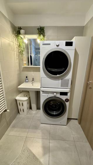 Apartament cu 3 camere decomandat în Drumul Taberei