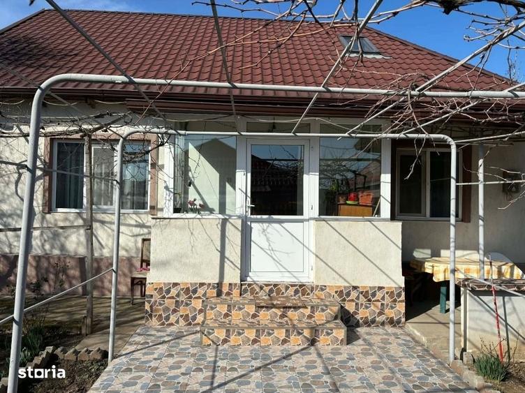 Casă cu 3 camere cu Teren 220 Mp în Central