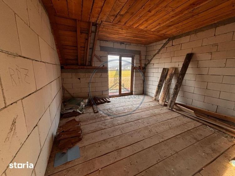 Casă cu 5 camere cu Teren 2900 Mp în Șieu