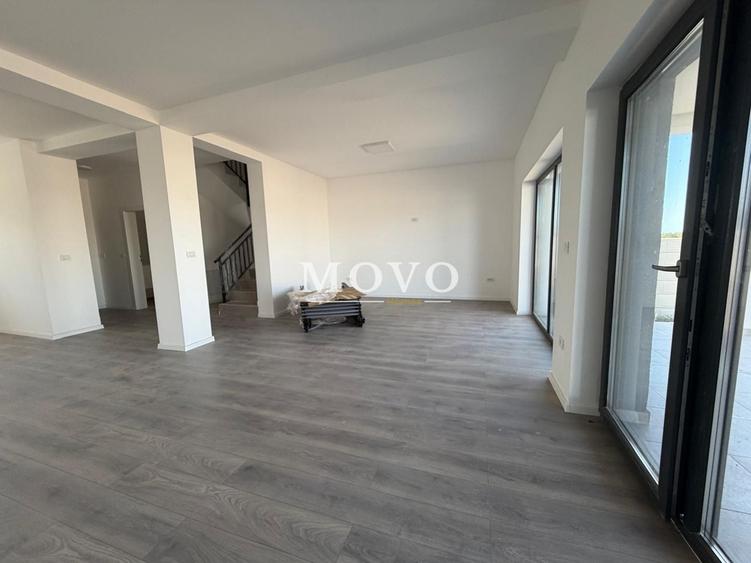 Duplex cu 4 camere cu Teren 250 Mp în Săcălaz