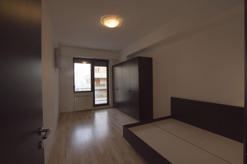 Penthouse cu 5 camere decomandat, mobilat în Herăstrău