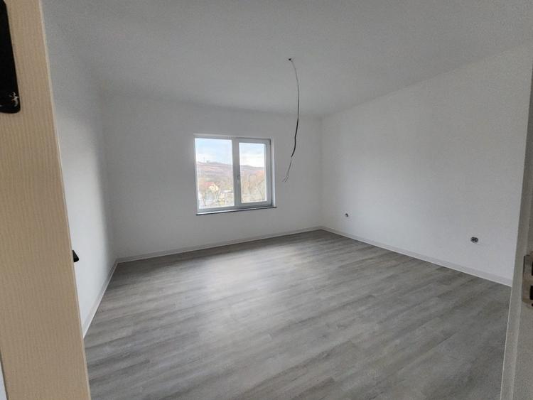 Casă individuală cu 4 camere cu Garaj în Miroslava