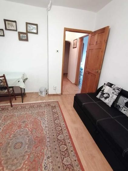 Inchiriez o camera cu baie proprie - 2