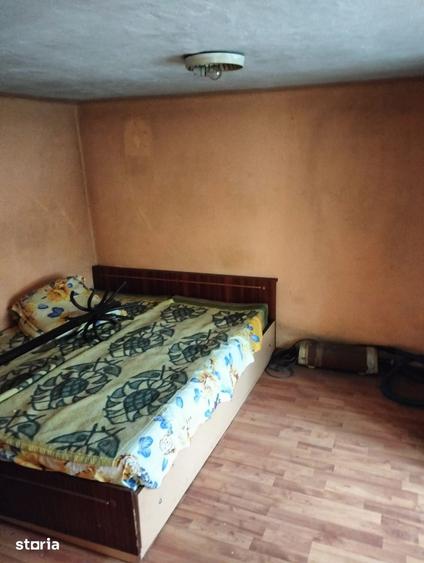 Casă cu 4 camere cu Teren 1400 Mp în Sud