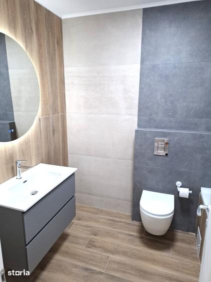 Apartament cu 6 camere decomandat în Central