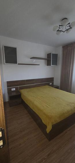 Apartament cu 3 camere decomandat în Sebastian
