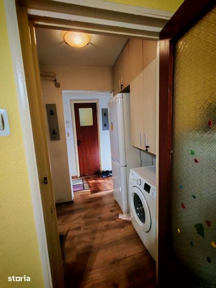 Apartament cu 2 camere decomandat, mobilat în Tei