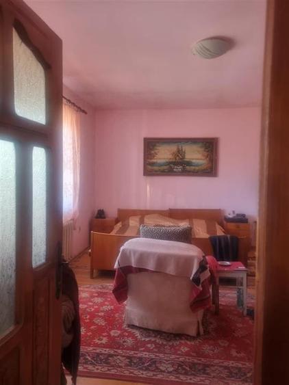 Casă individuală cu 4 camere cu Canalizare în Central