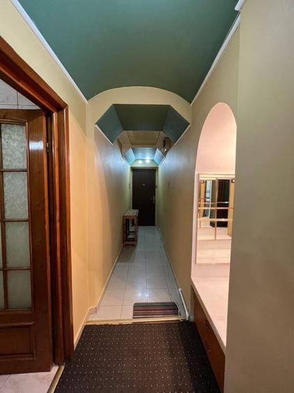Apartament cu 4 camere semidecomandat în Ultracentral