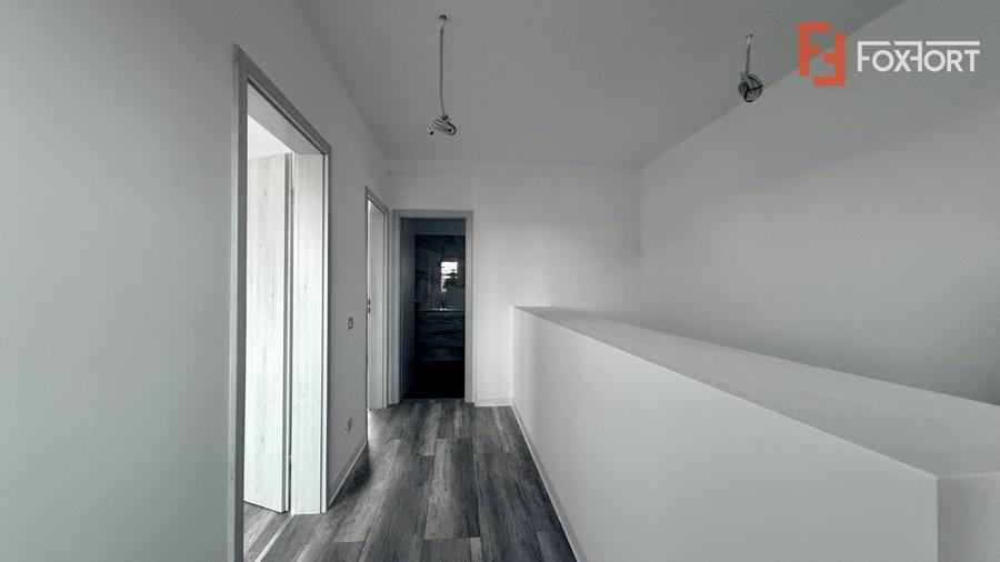Duplex cu 4 camere cu Canalizare în Săcălaz