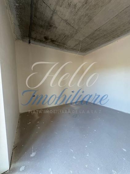 Penthouse cu 3 camere semidecomandat în Florești