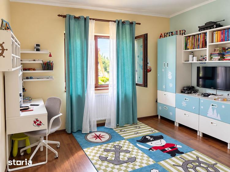 Casă cu 4 camere cu Teren 800 Mp în Crevedia