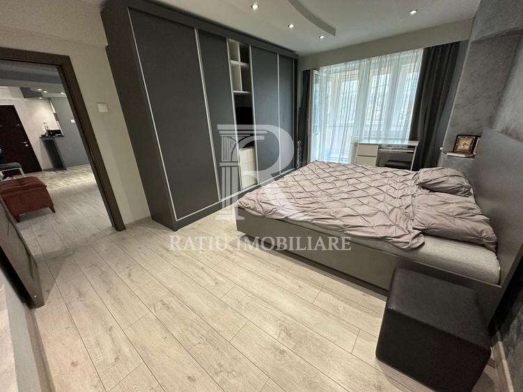 Apartament cu 4 camere decomandat, mobilat în Nufărul