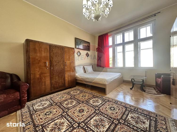 Apartament cu 4 camere, mobilat în Central