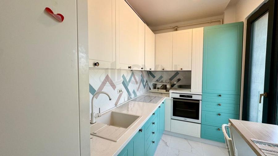 Apartament cu 2 camere semidecomandat, mobilat în Tei