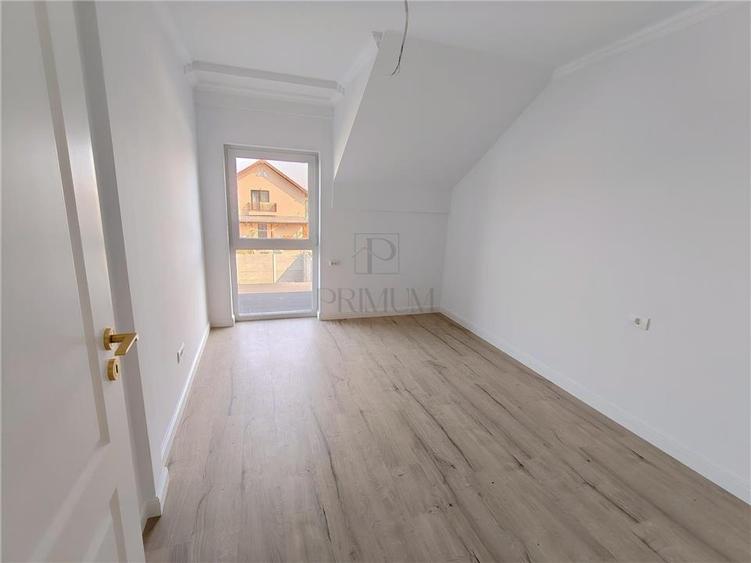 Duplex cu 4 camere cu Canalizare în Moșnița Nouă