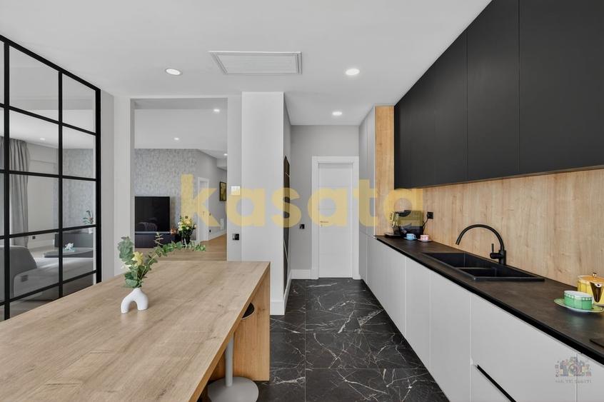 Apartament cu 4 camere semidecomandat în Pipera