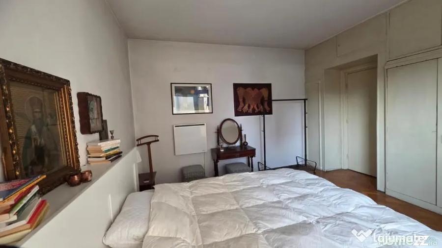 Apartament cu 3 camere decomandat în P-ța Universității