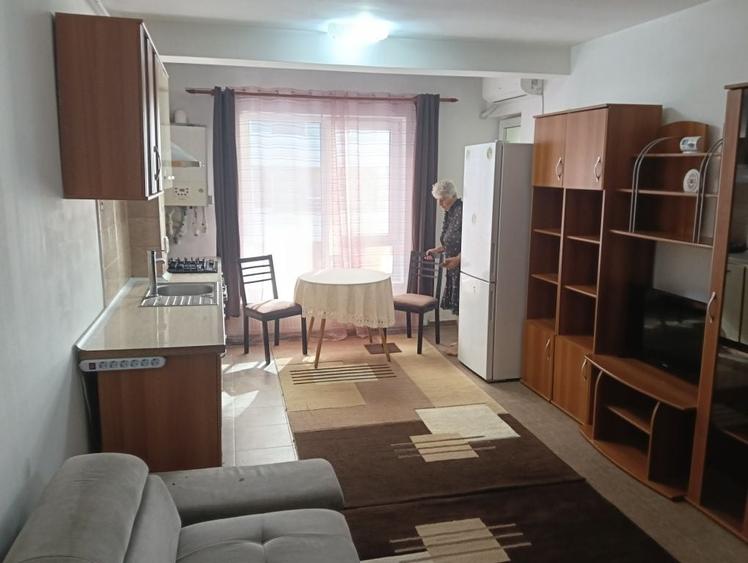 Inchiriez apartament 2 camere MT - 5