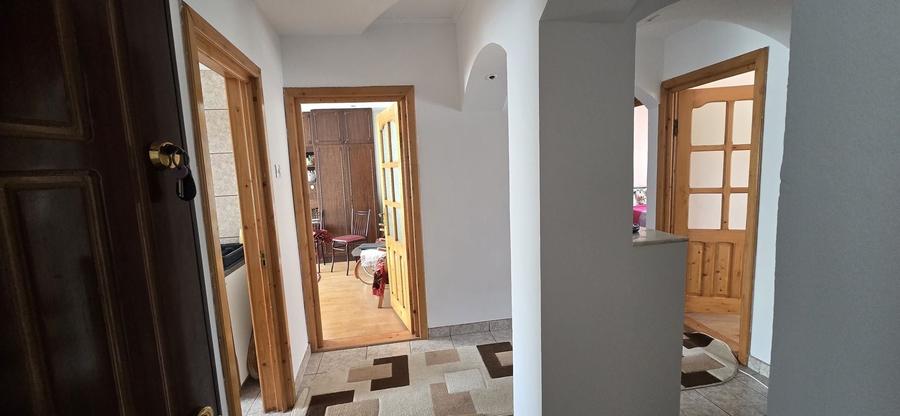 Apartament cu 3 camere decomandat în Fălticeni