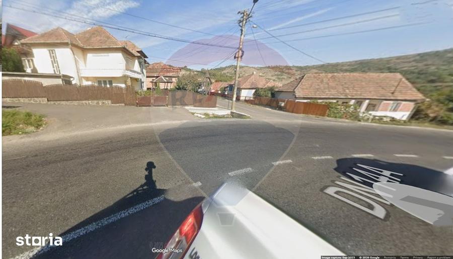 Casă cu 4 camere cu Teren 1440 Mp în Central