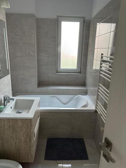 Apartament cu 2 camere decomandat în Dumbrăvița