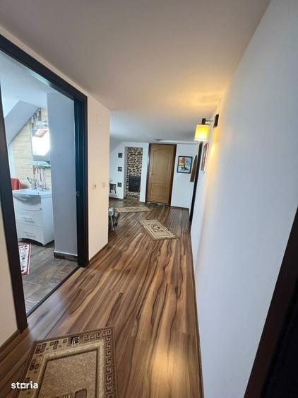 Casă cu 4 camere în Central