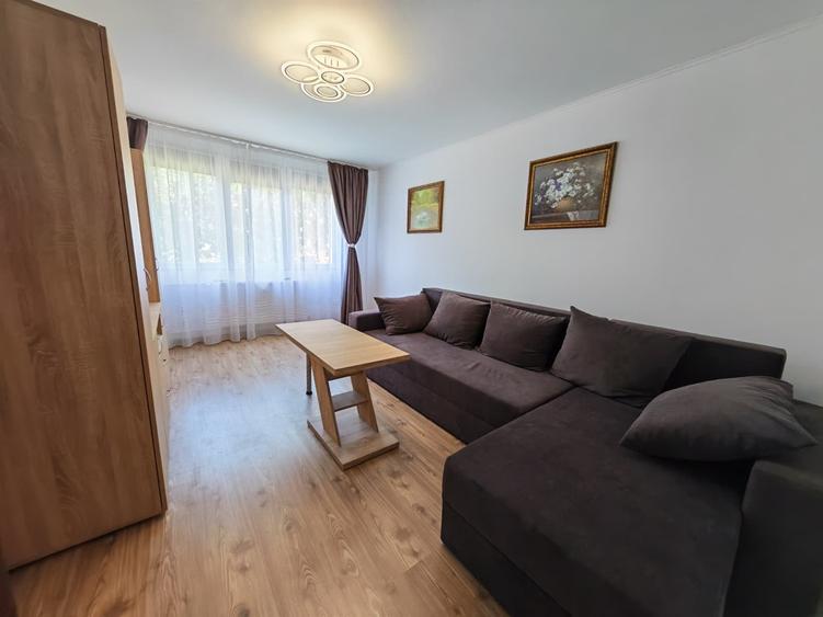 Apartament cu 3 camere decomandat în Brâncoveanu