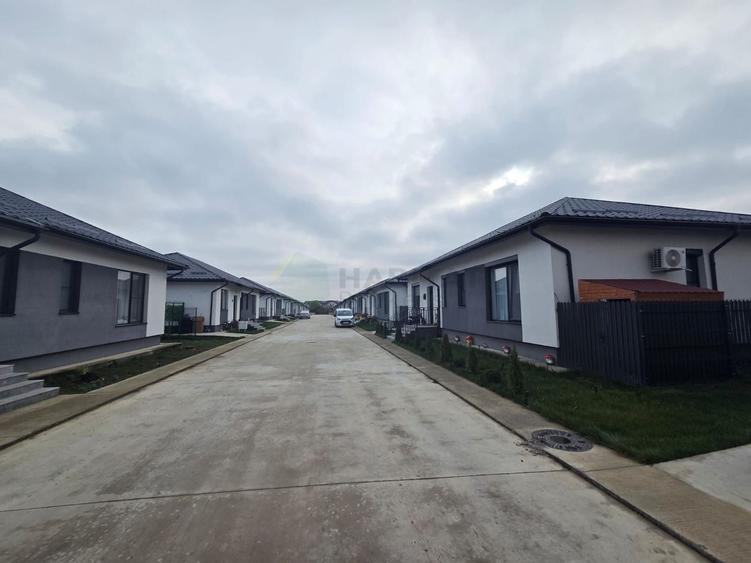Casă individuală cu 4 camere cu Canalizare în Tunari