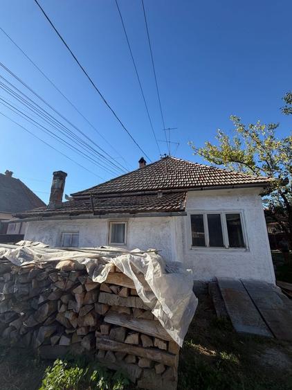 Casă individuală cu 4 camere cu Canalizare în Central