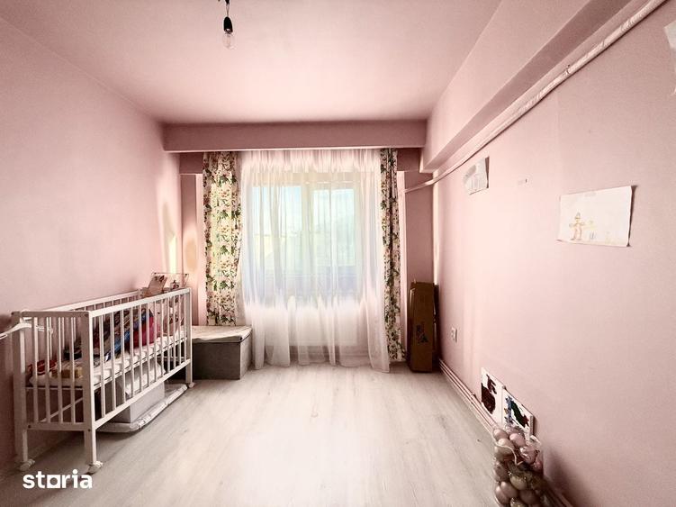 Apartament cu 3 camere decomandat în Calea Galați