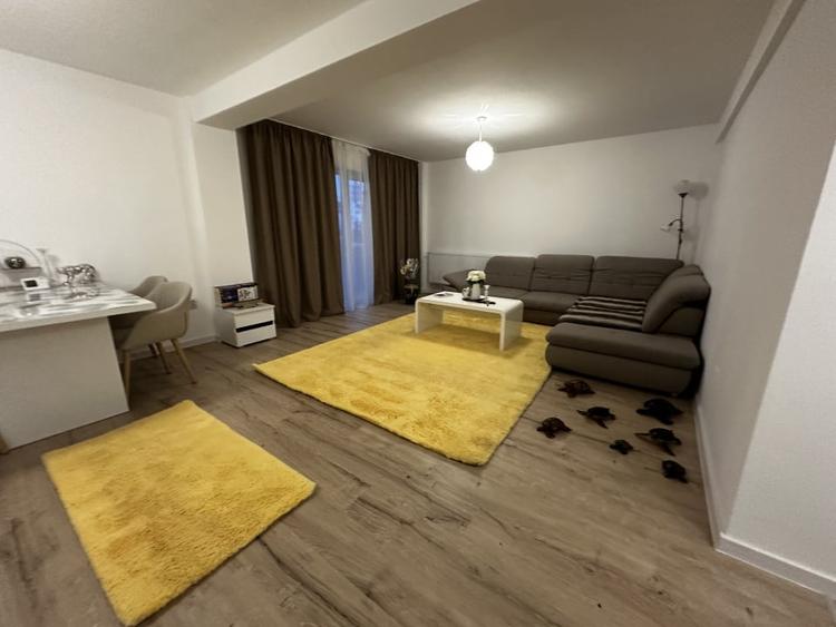 Apartament cu 3 camere decomandat, mobilat în Kogălniceanu