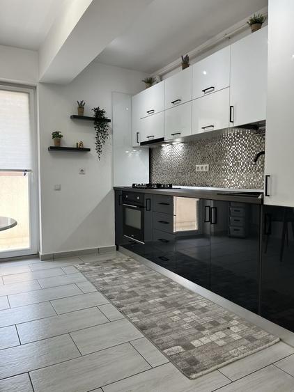 Apartament cu 2 camere decomandat în Titan