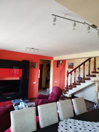 Casă cu 4 camere cu Teren 950 Mp în Central