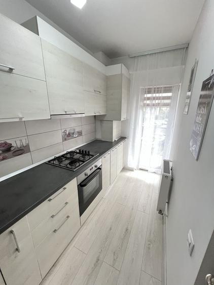 Garsonieră decomandată în Tudor