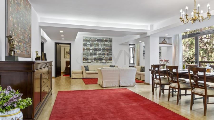 Apartament cu 3 camere semidecomandat, mobilat în Arcul de Triumf