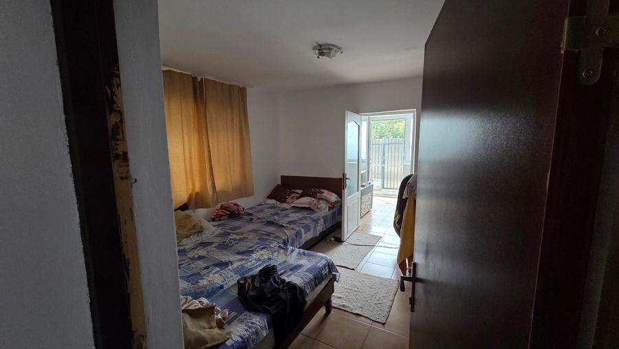 Schitu,casa si teren 547/17 stradal,3 minute de gara,pret 72000 euro - 7