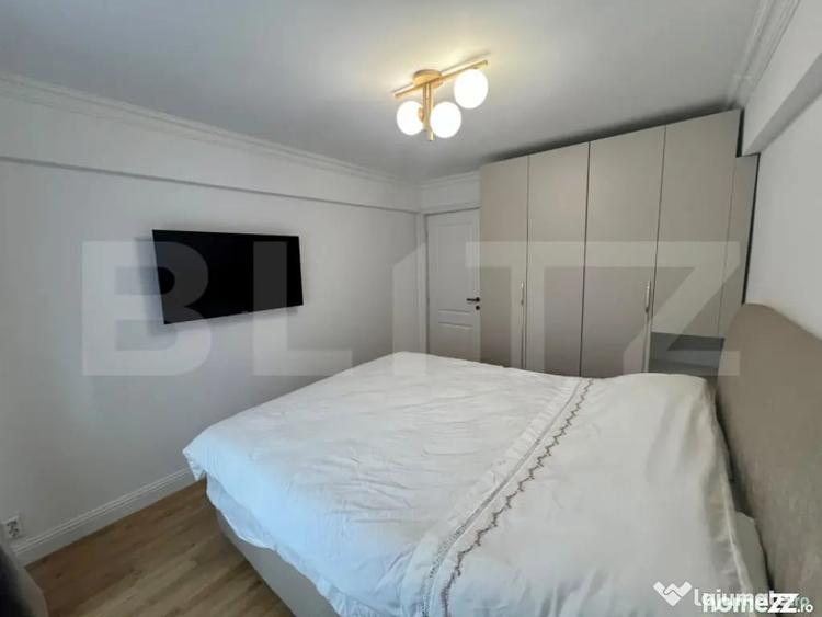 Apartament cu 3 camere semidecomandat în Central