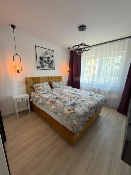 Apartament cu 3 camere decomandat, mobilat în Tractorul