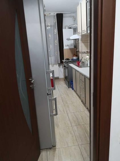 Garsoniera decomandata 35 m2 si loc parcare privat - 1