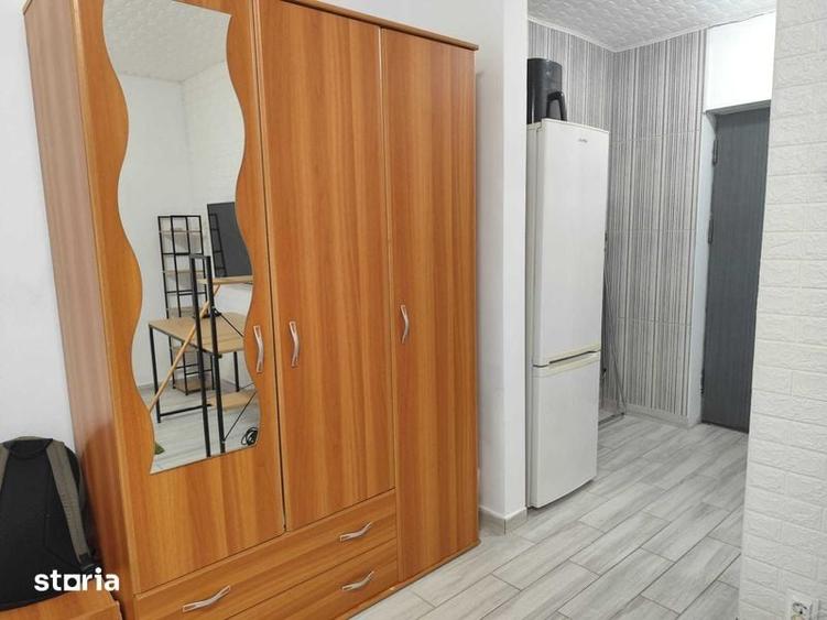 Garsonieră în Titan