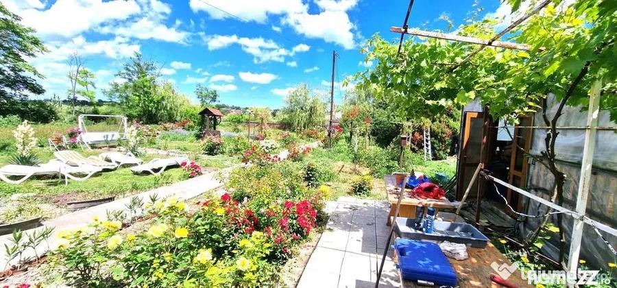 Casă cu 3 camere cu Teren 2100 Mp în Tuzla