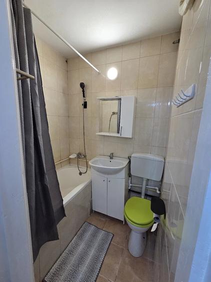 Apartament cu 2 camere decomandat în Exterior Vest