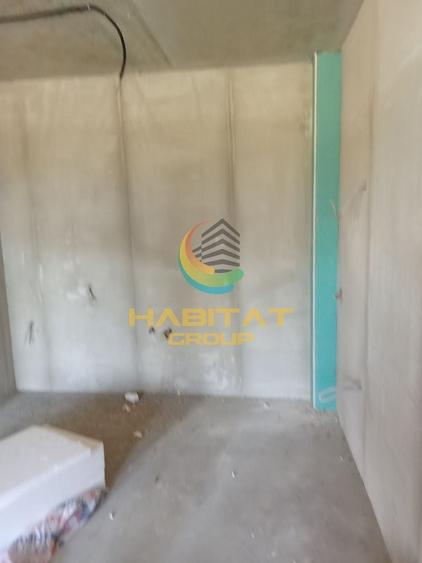 Apartament cu 3 camere semidecomandat în Vest