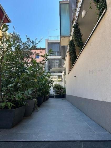 Apartament cu 3 camere decomandat, mobilat în Banu Manta