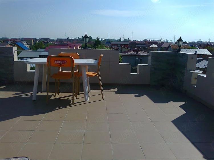 Garsonieră decomandată în Roșu